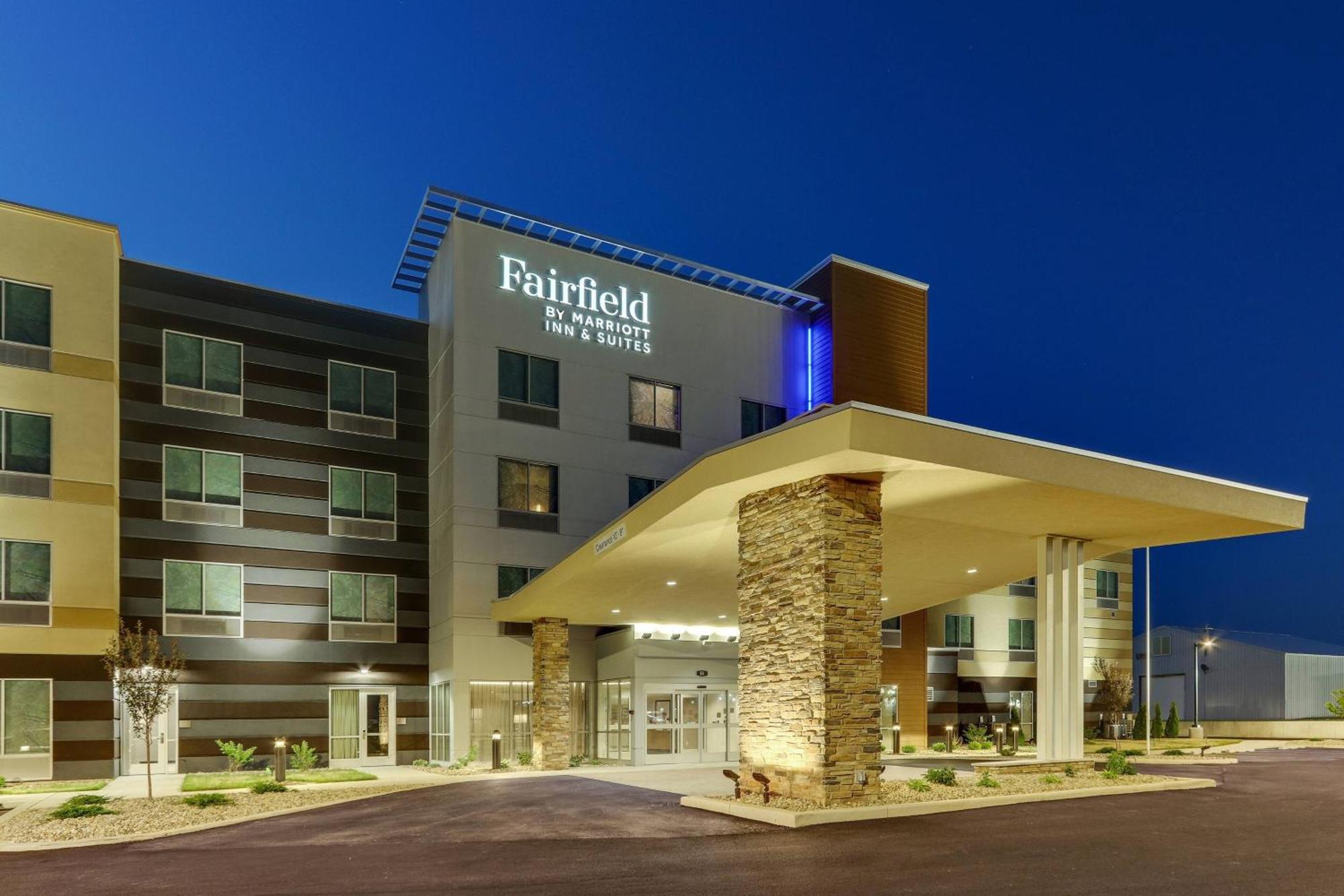 Fairfield Inn & Suites Warsaw Exterior photo