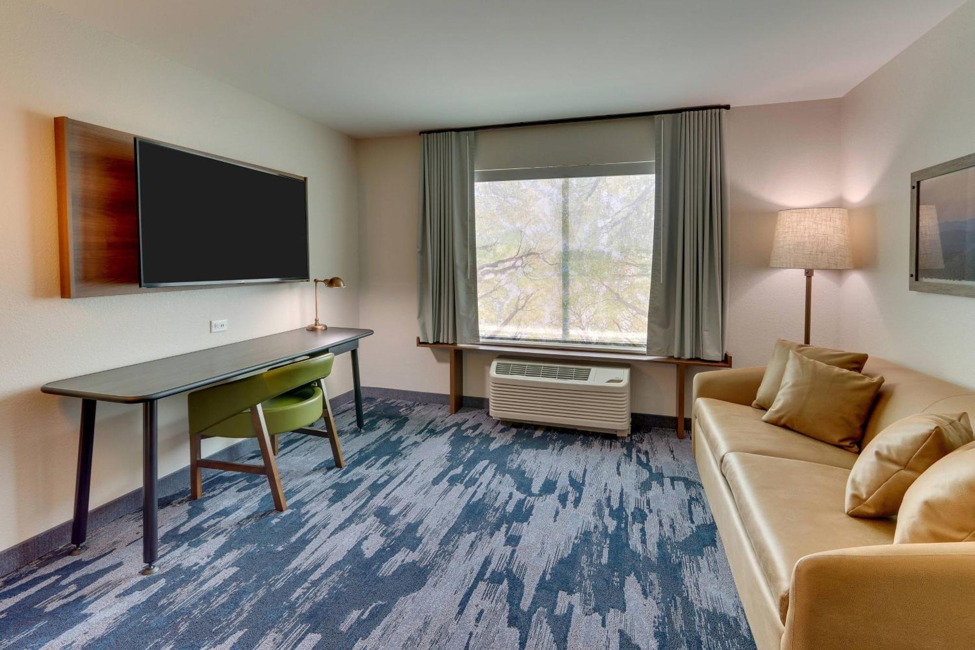 Fairfield Inn & Suites Warsaw Exterior photo